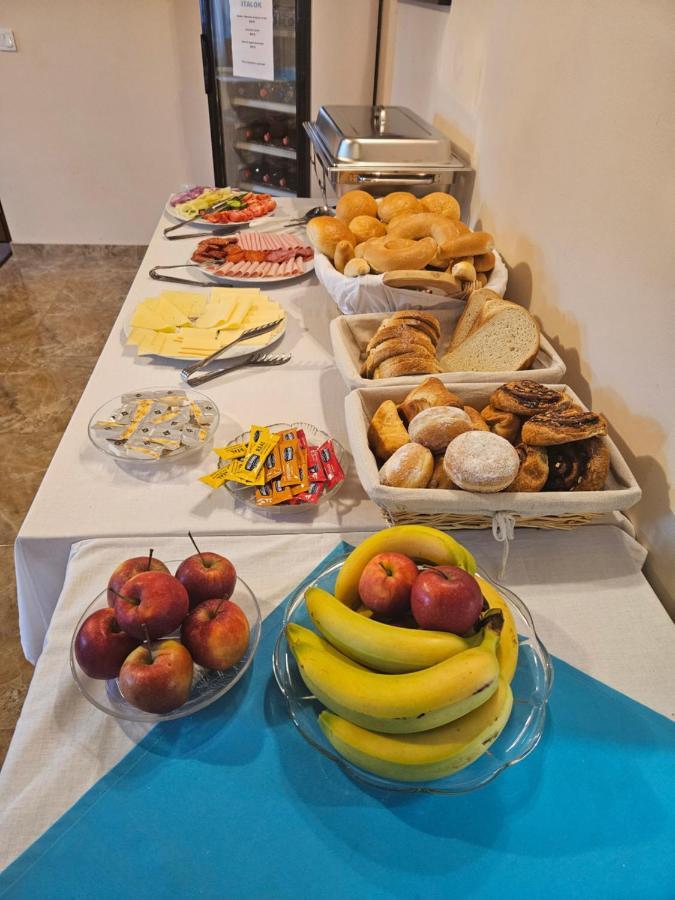 Toroes Panzio Bed & Breakfast Szabolcs Exterior foto